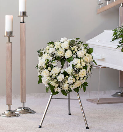 Krans i hvitt og grønt 60 cm Krans i hvitt og grønt 60 cm